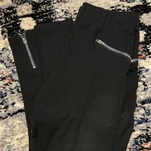 Black leggings with zippers